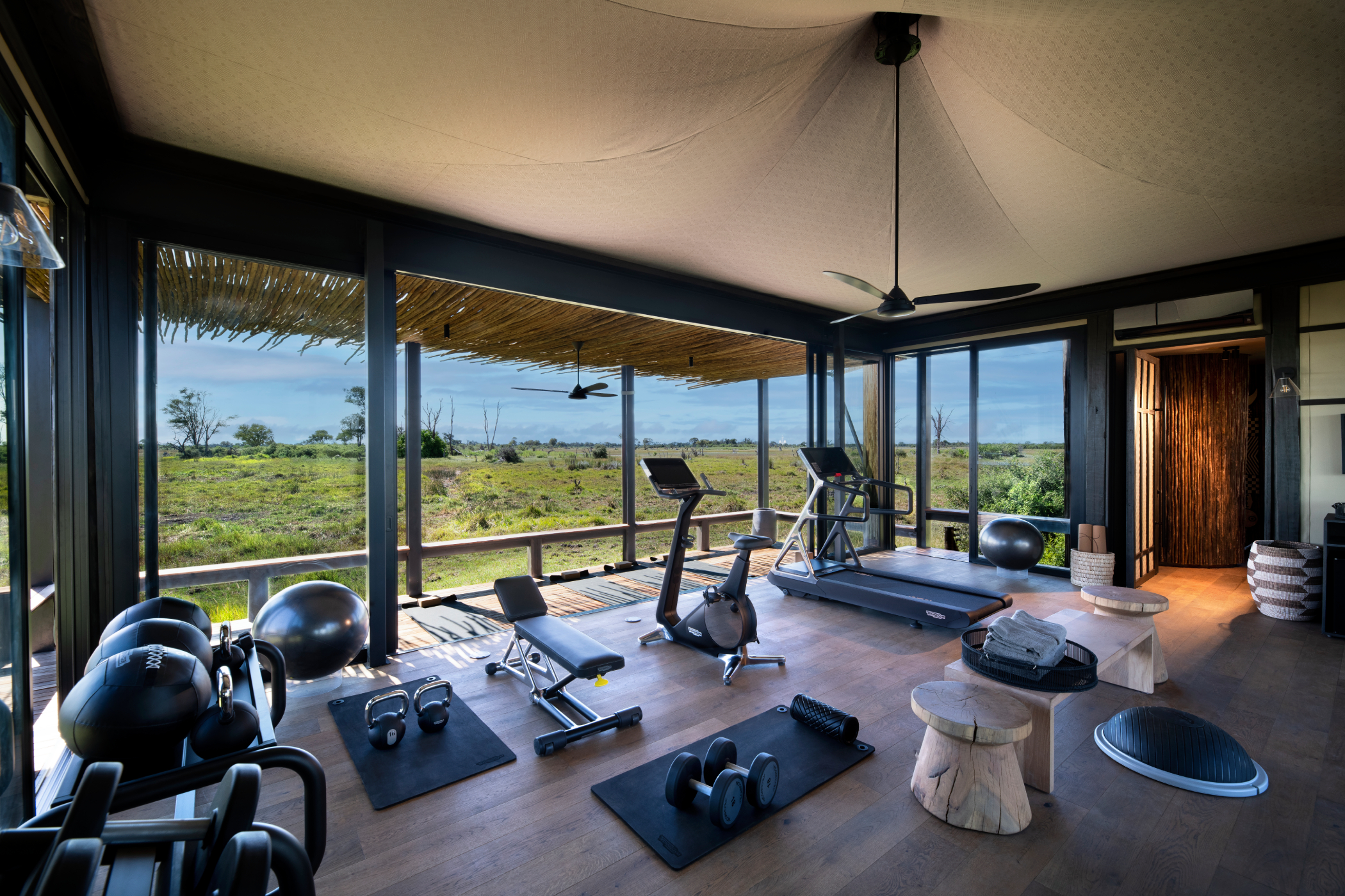 How to stay fit on safari - Daunara Gym